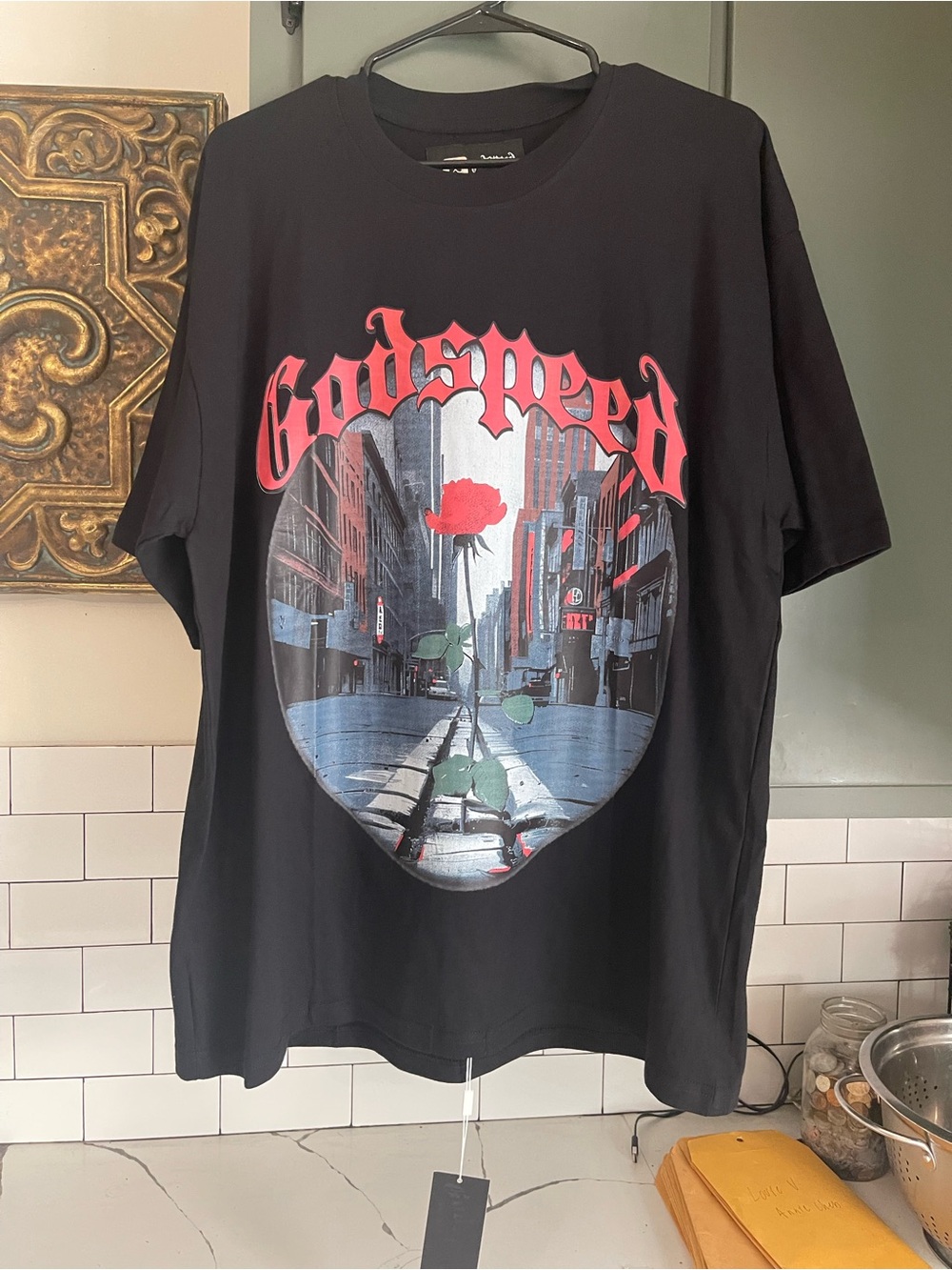 Men’s Graphic Design Tee Size XL.